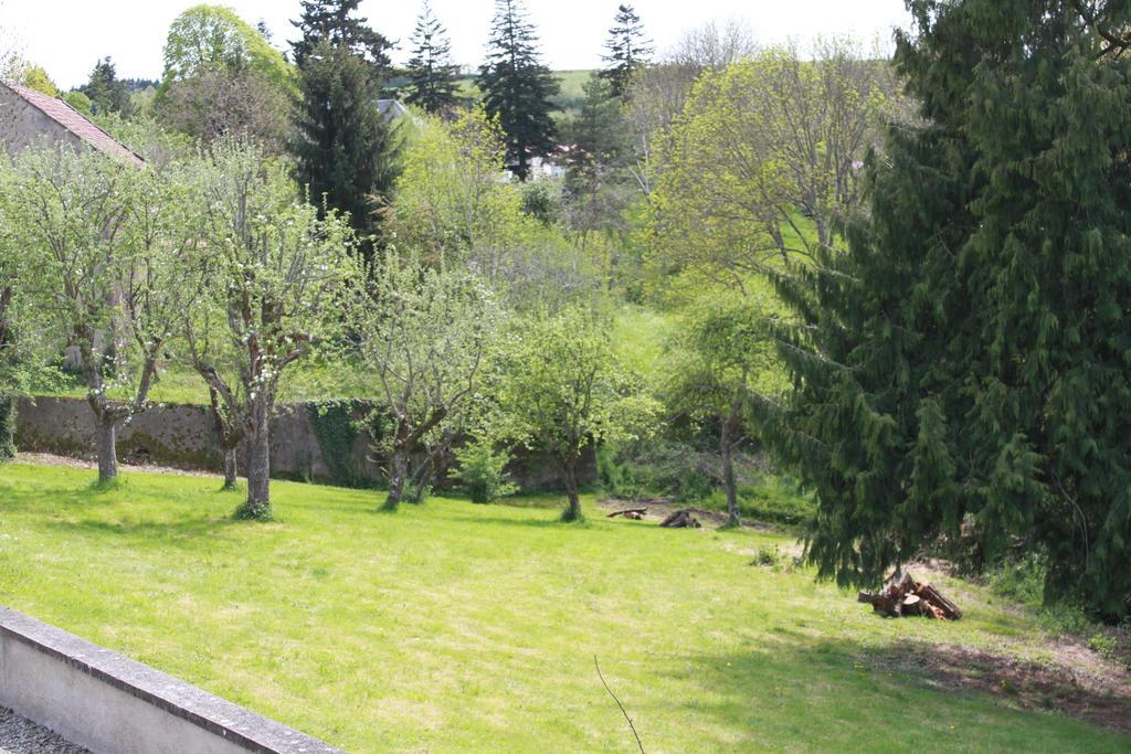 A L'Aube Des Volcans Charbonnieres-les-Vieilles Luaran gambar